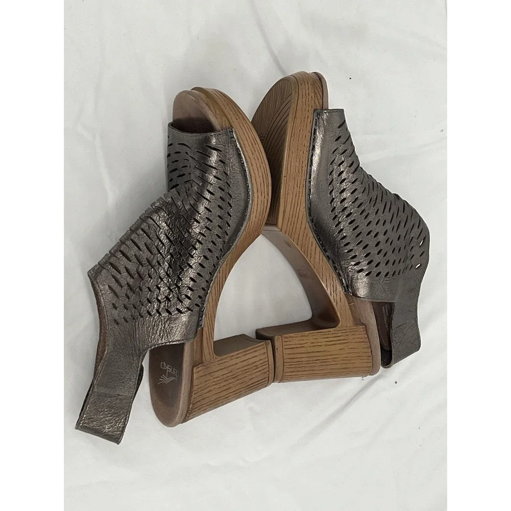 Dansko Danae Sandals Womens 39 Bronze Metallic Leather Block Heel Boho Festival